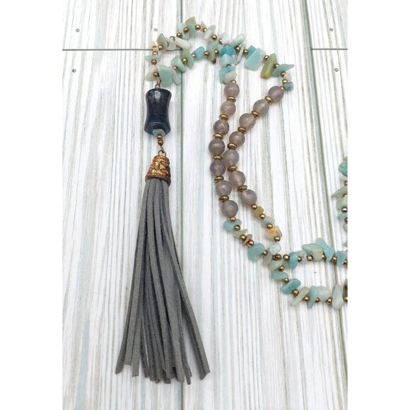 Long Blue & Gray Chip Stone Necklace Tassel Pendant Boho Beaded 32 Inch Beach - Picture 1 of 7